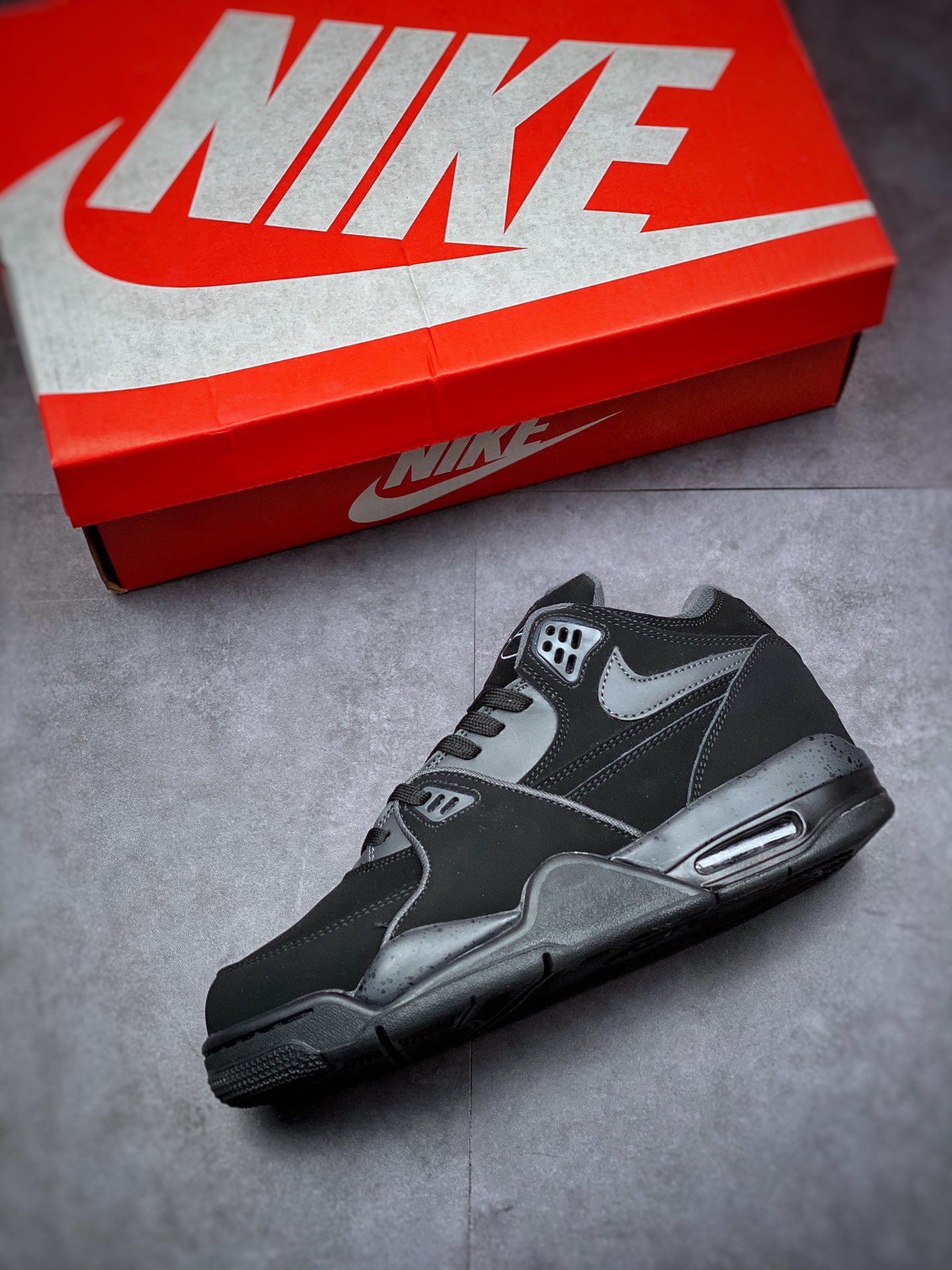 200 NIKE Air Flight Legacy 纯黑将经典Air Jordan 3和Air Jordan 4元素融为一体DB5919-101