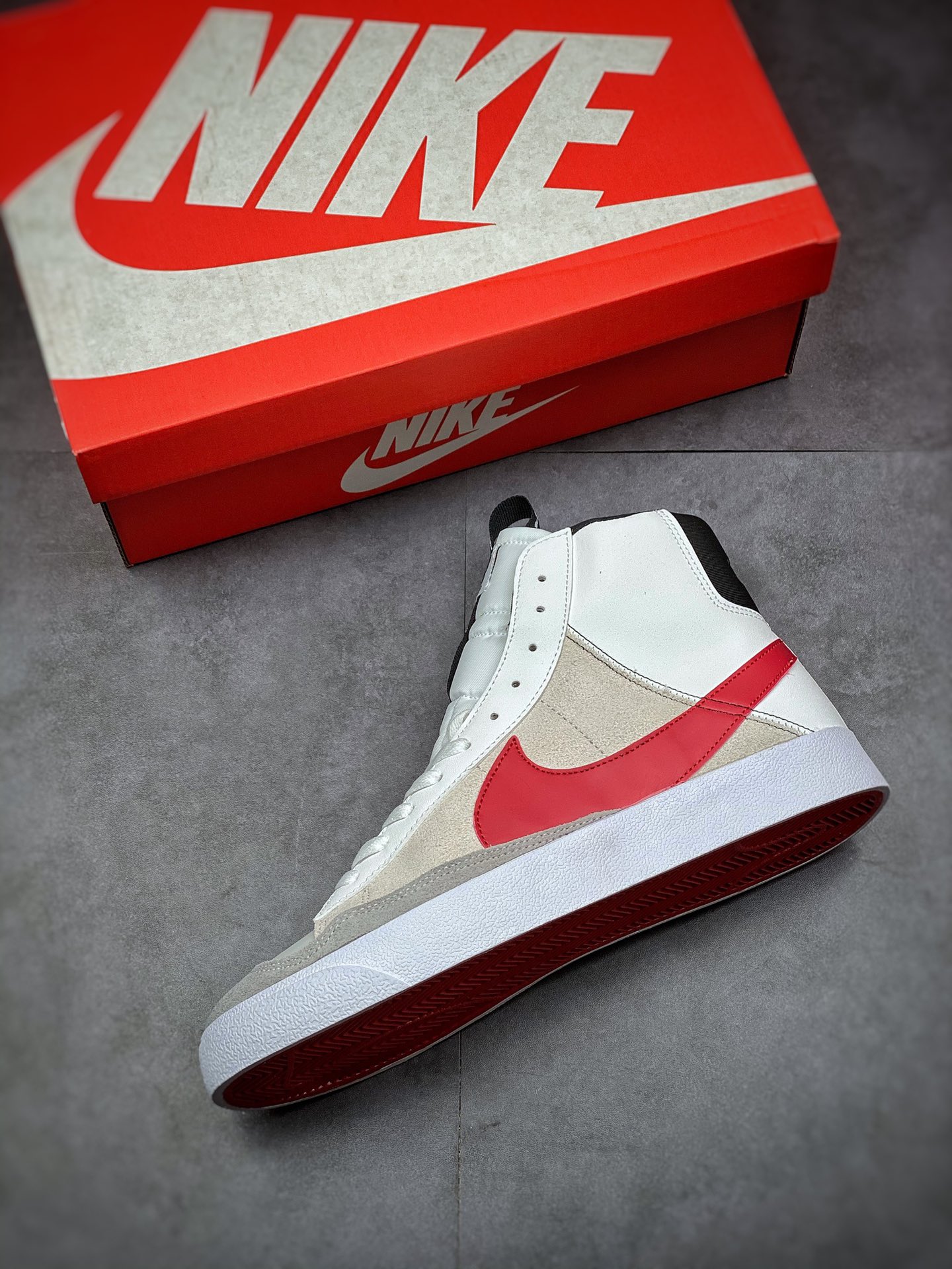 160 Nike Blazer Mid VNTG ‘77 开拓者 复古经典中帮百搭休闲运动板鞋DH8640-101