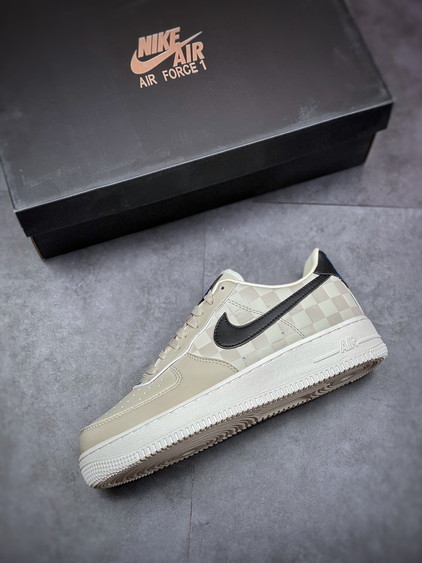 200 Nike Air Force 1 Low 07 皮革棋盘格奶白 DC8877-200