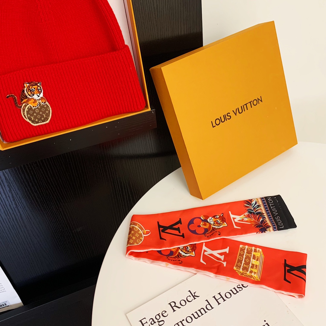 Louis Vuitton Haute Couture Haute Couture Artisanal Silk Scarf Shawl 3