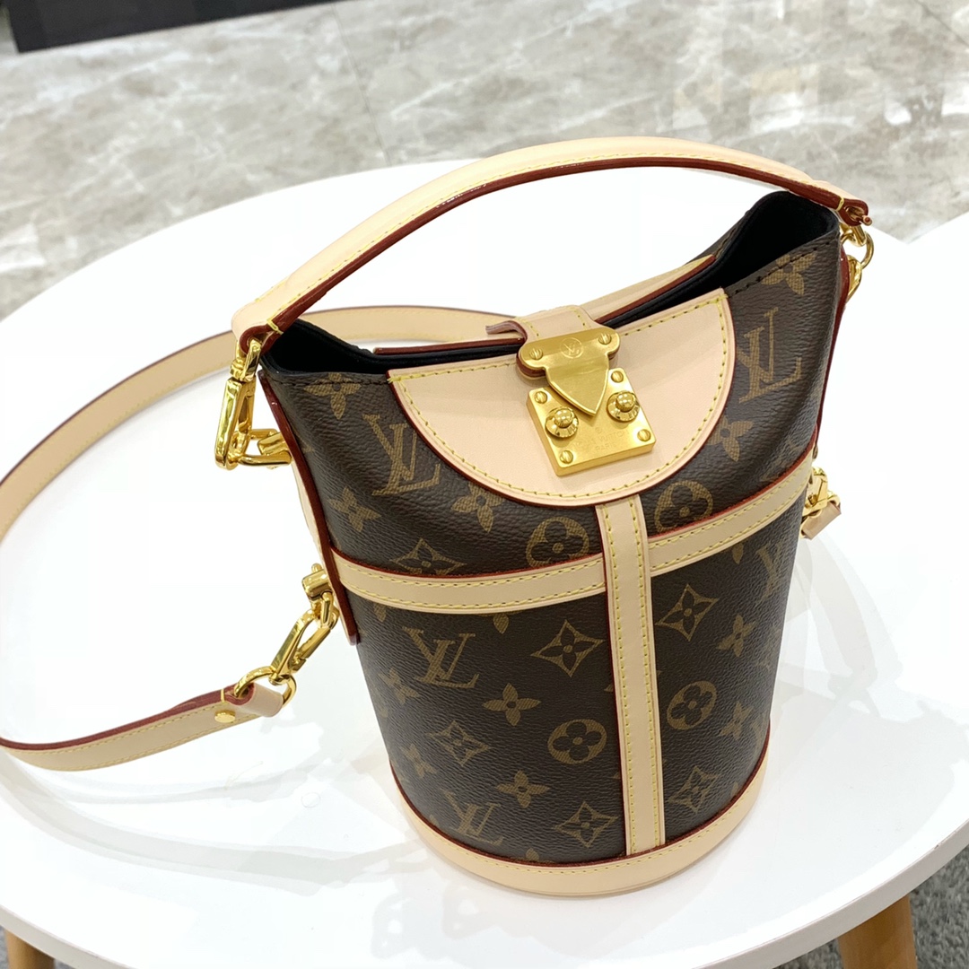 Where should I buy replica
 Louis Vuitton LV Duffle Best
 Bags Handbags