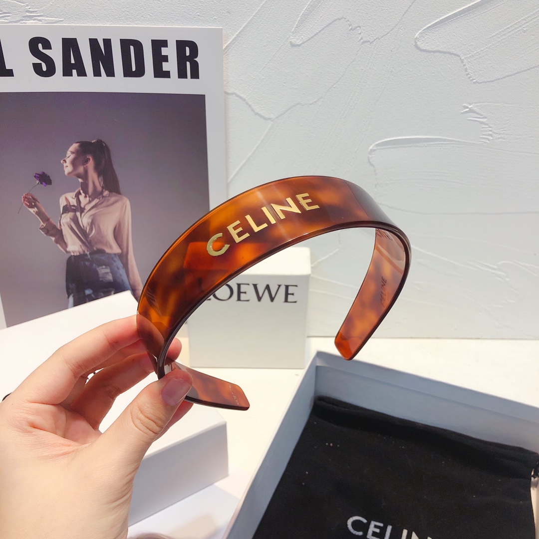  上新✨✨✨celine塞林）
新款👏celine塞林发箍
对版11高品质 Lisa明星同款 进品板材

