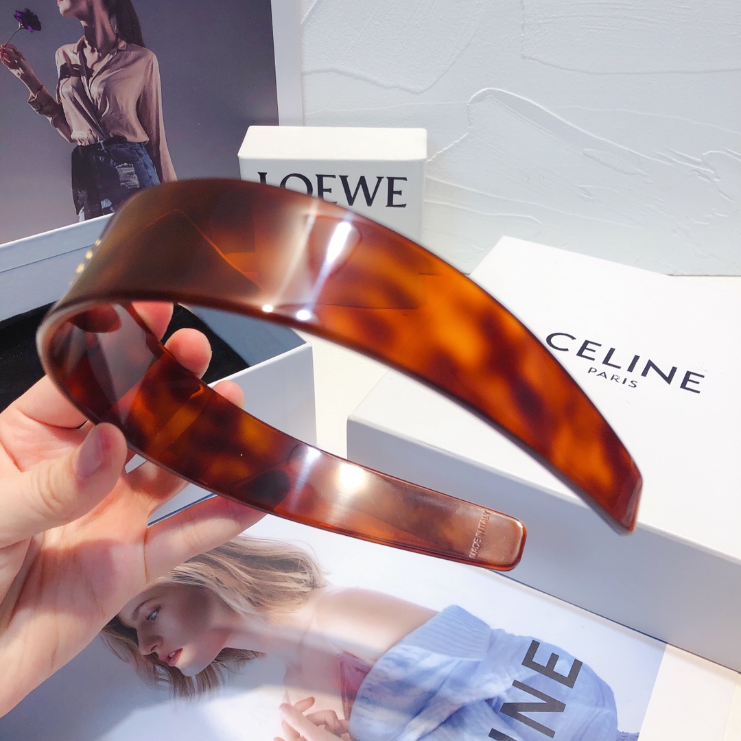  上新✨✨✨celine塞林）
新款👏celine塞林发箍
对版11高品质 Lisa明星同款 进品板材
