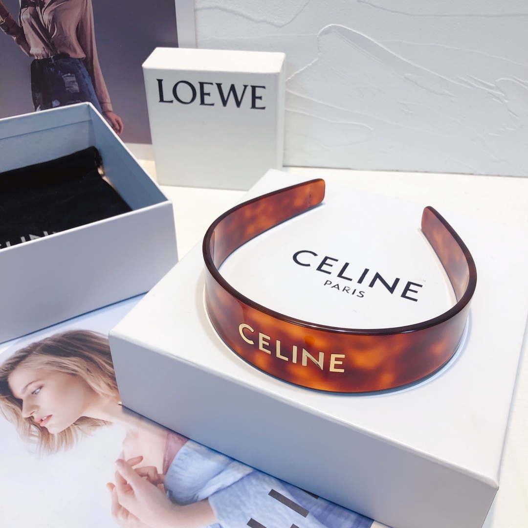  上新✨✨✨celine塞林）
新款👏celine塞林发箍
对版11高品质 Lisa明星同款 进品板材
