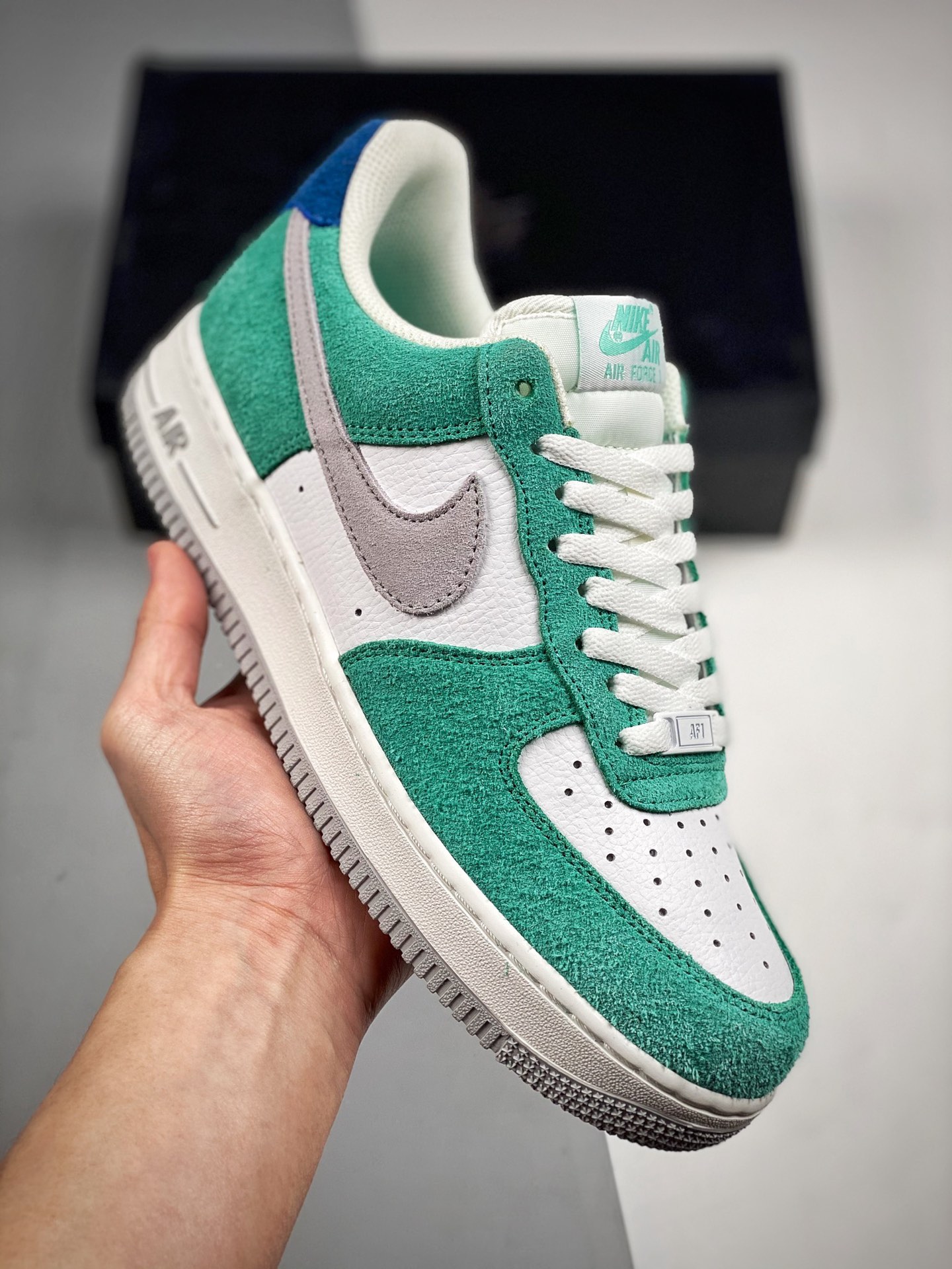 Nike Air Force 1 Low 07 gris azulado claro, combinación de gamuza, horma y cartón originales para un auténtico estilo A…