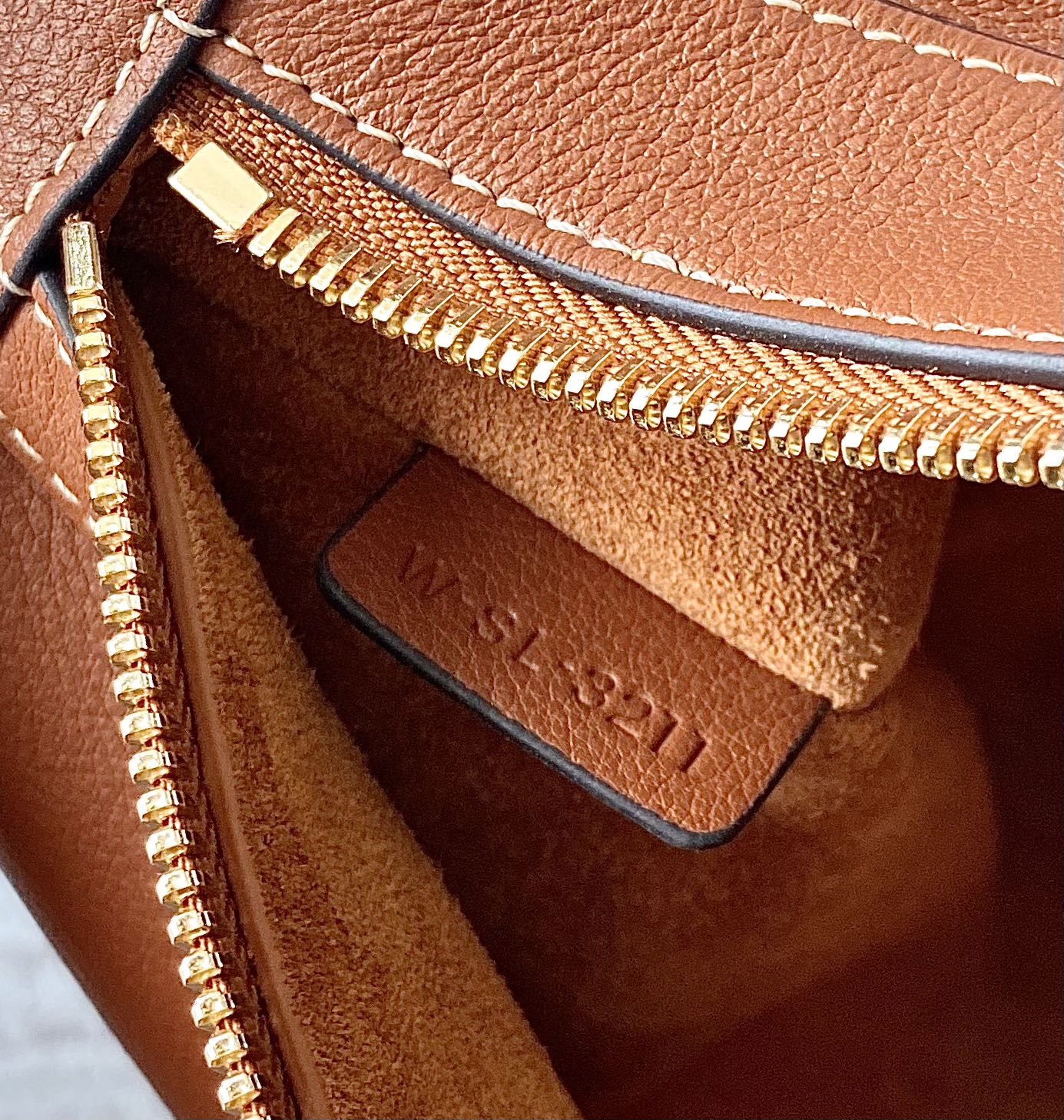 CELINE赛琳纯色牛皮手袋197443