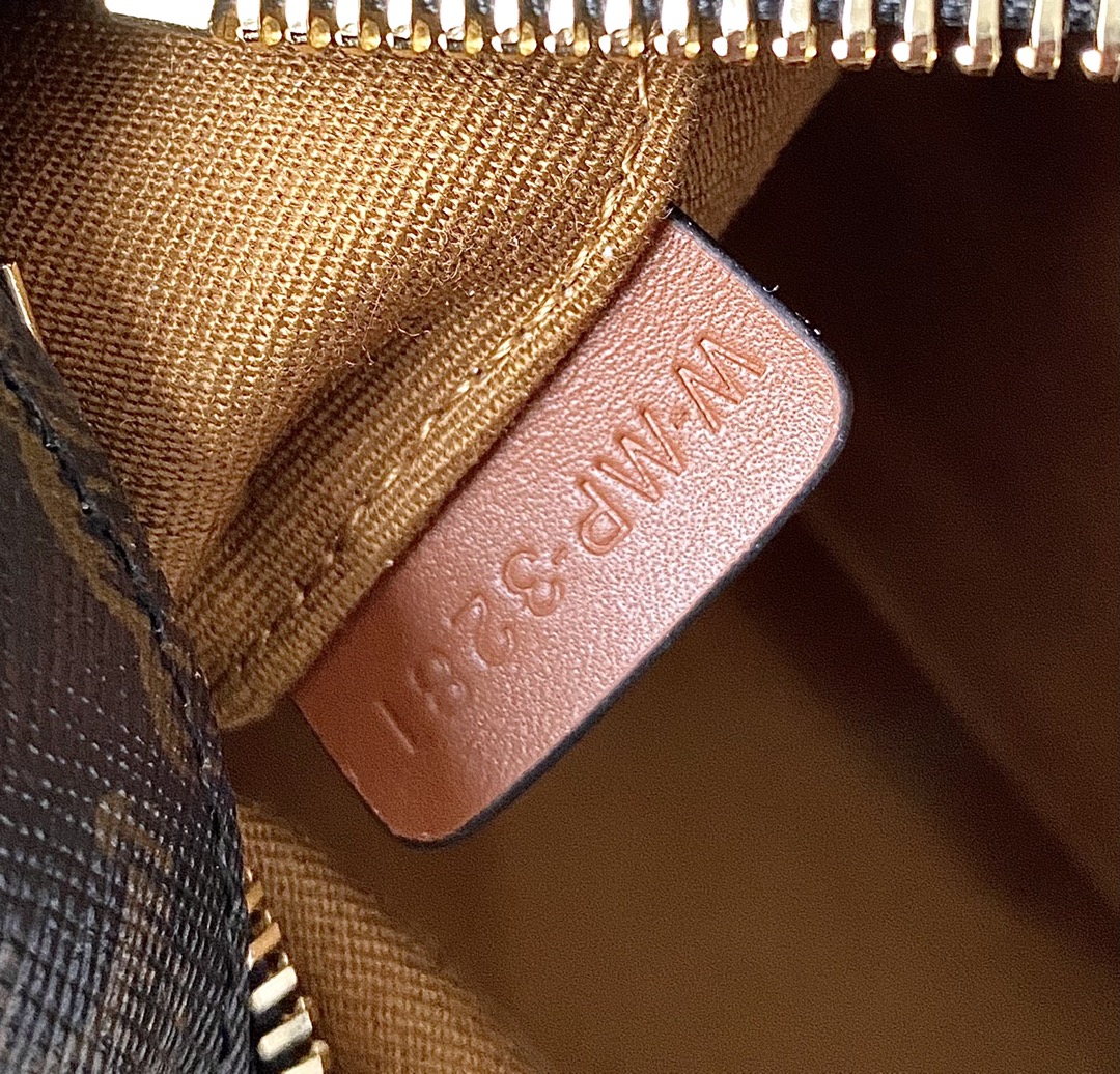 CELINE 2022秀场新品波士顿手提包 197402
