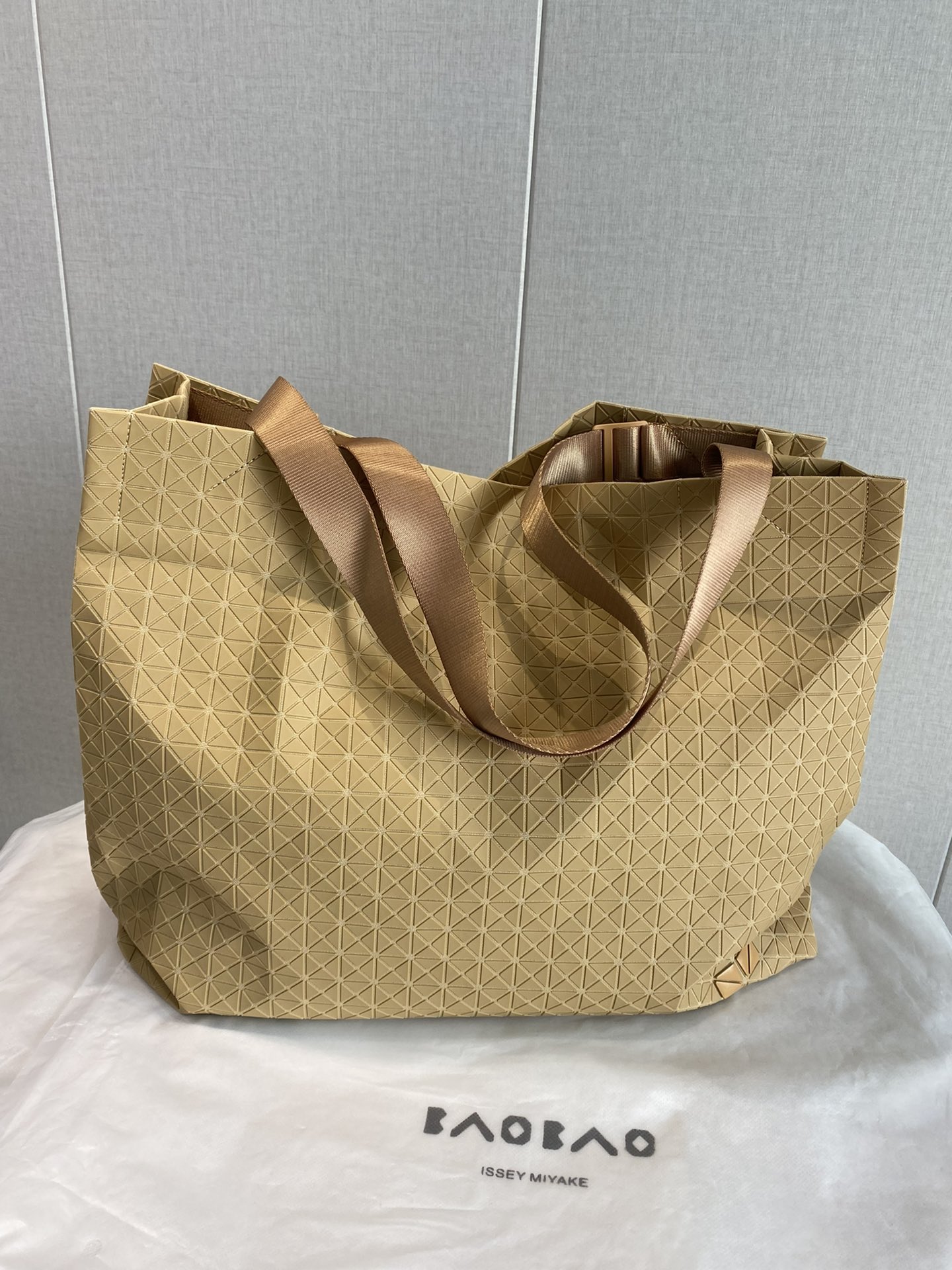 Issey Miyake Silicone Tote Bag in Khaki, crafted with a tactile matte - Comprehensive 3