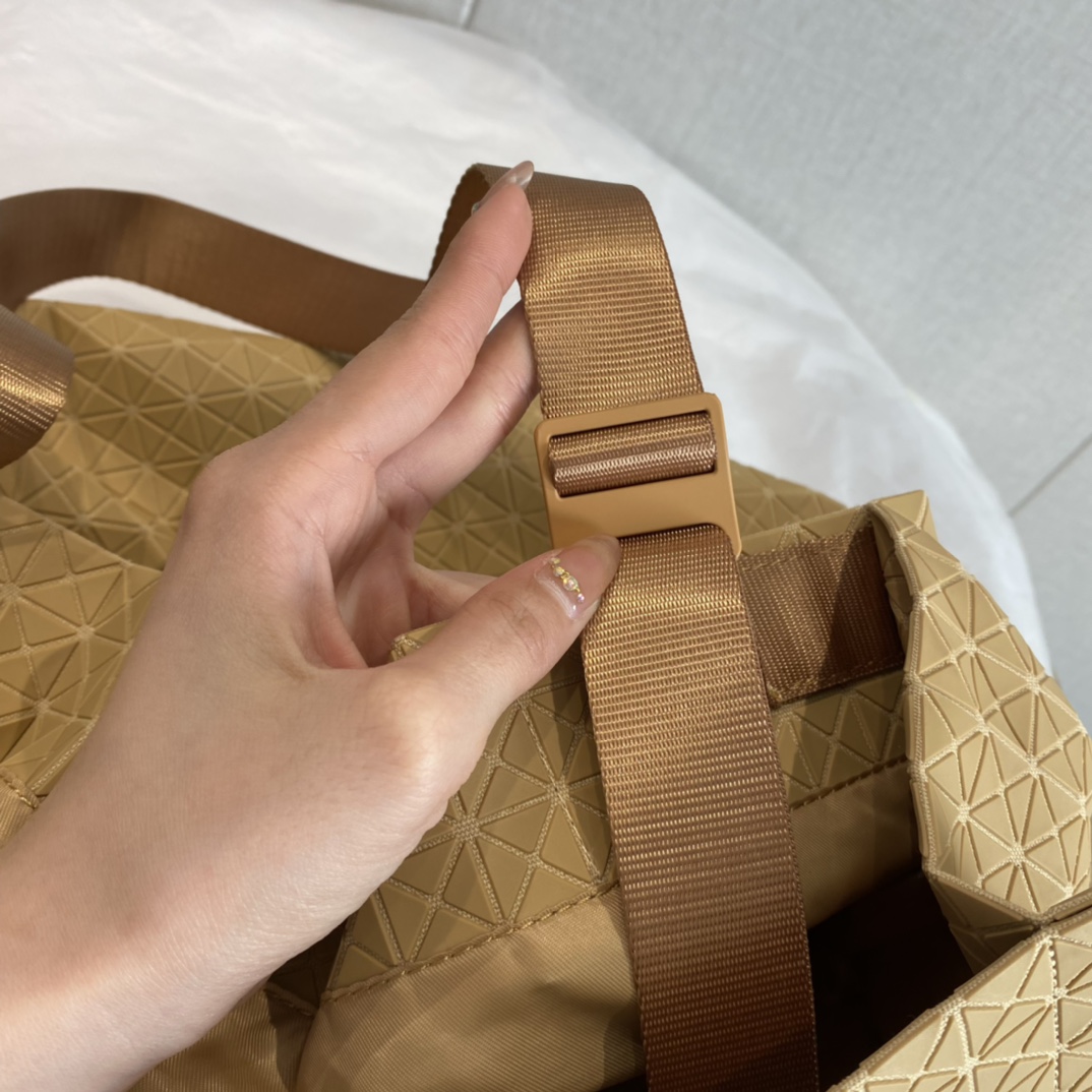 Issey Miyake Silicone Tote Bag in Khaki, crafted with a tactile matte - Comprehensive 7