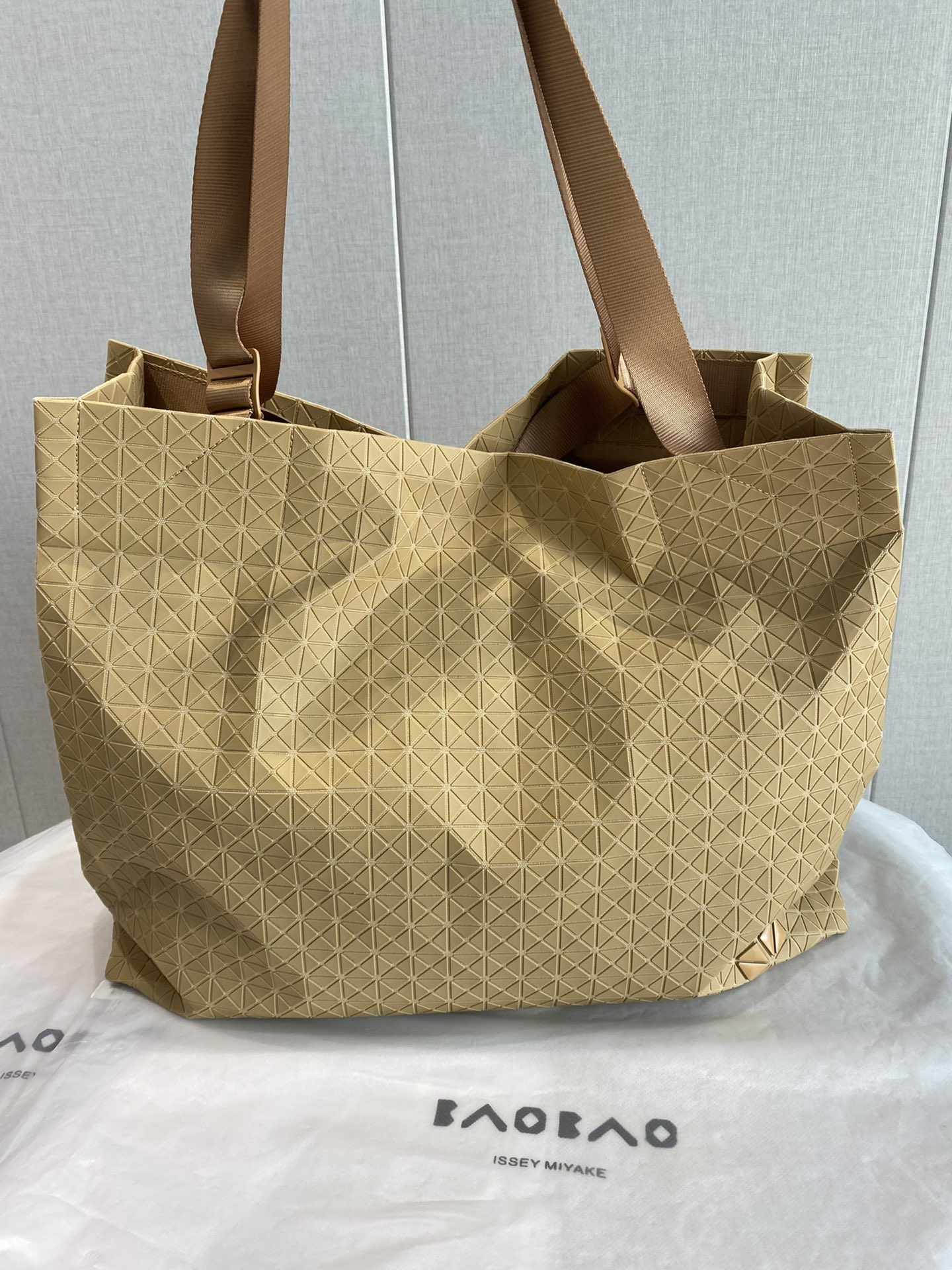 Issey Miyake Silicone Tote Bag in Khaki, crafted with a tactile matte - Comprehensive 2