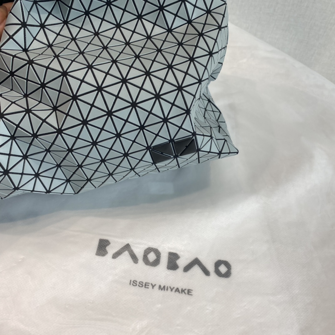 Issey Miyake Silicone Tote Bag - Comprehensive 4