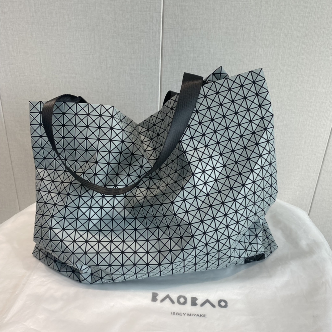 Issey Miyake Silicone Tote Bag - Comprehensive 2