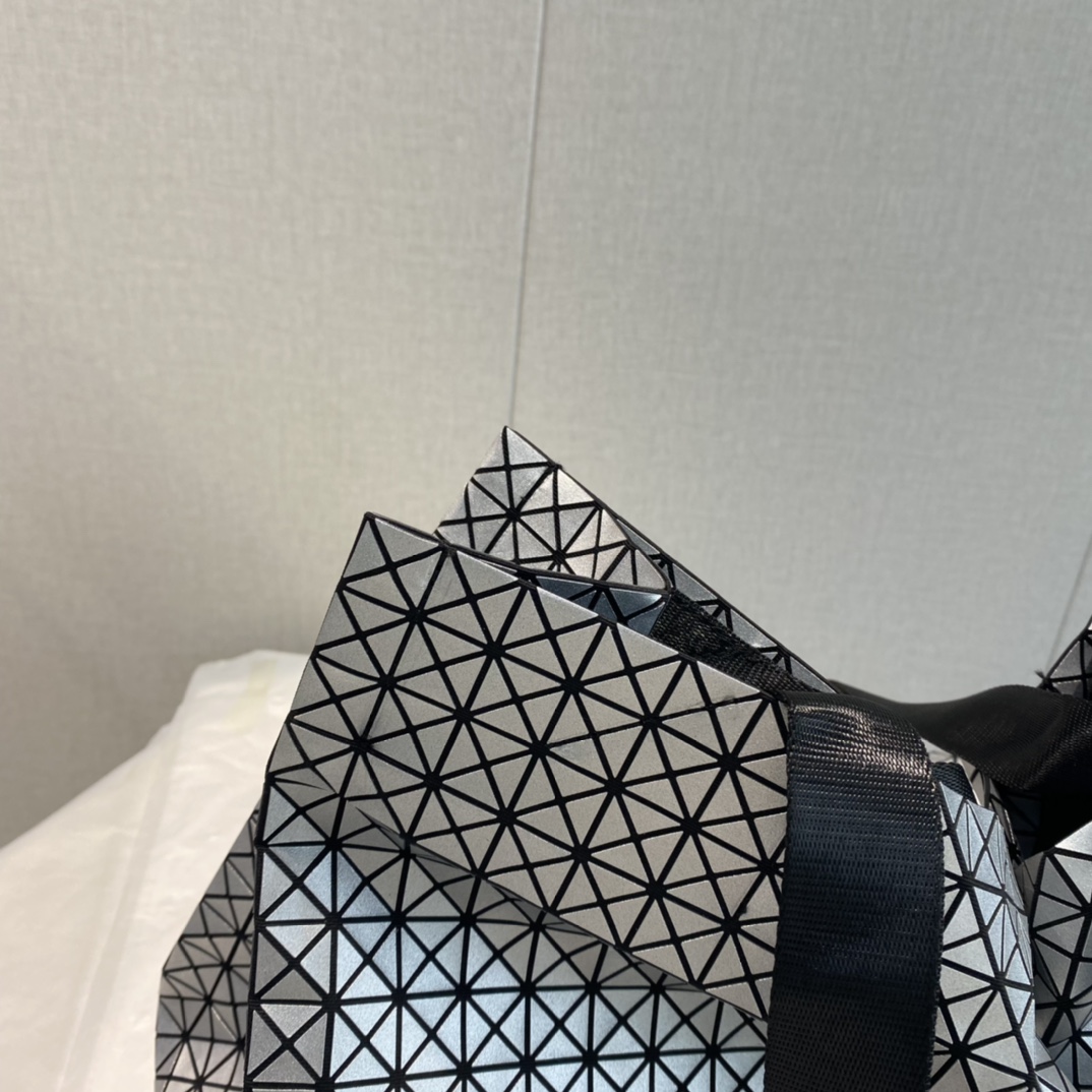 Issey Miyake Silicone Tote Bag - Comprehensive 9