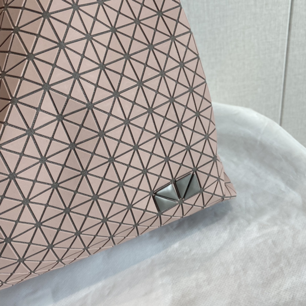 Issey Miyake Silicone Tote Bag in Rose Pink (Limited Edition - Comprehensive 6