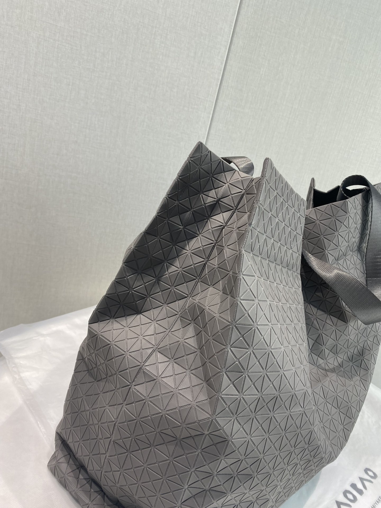 三宅硅胶托特购物袋 #灰色 可平可立体 随便一扔都在摆造型 2