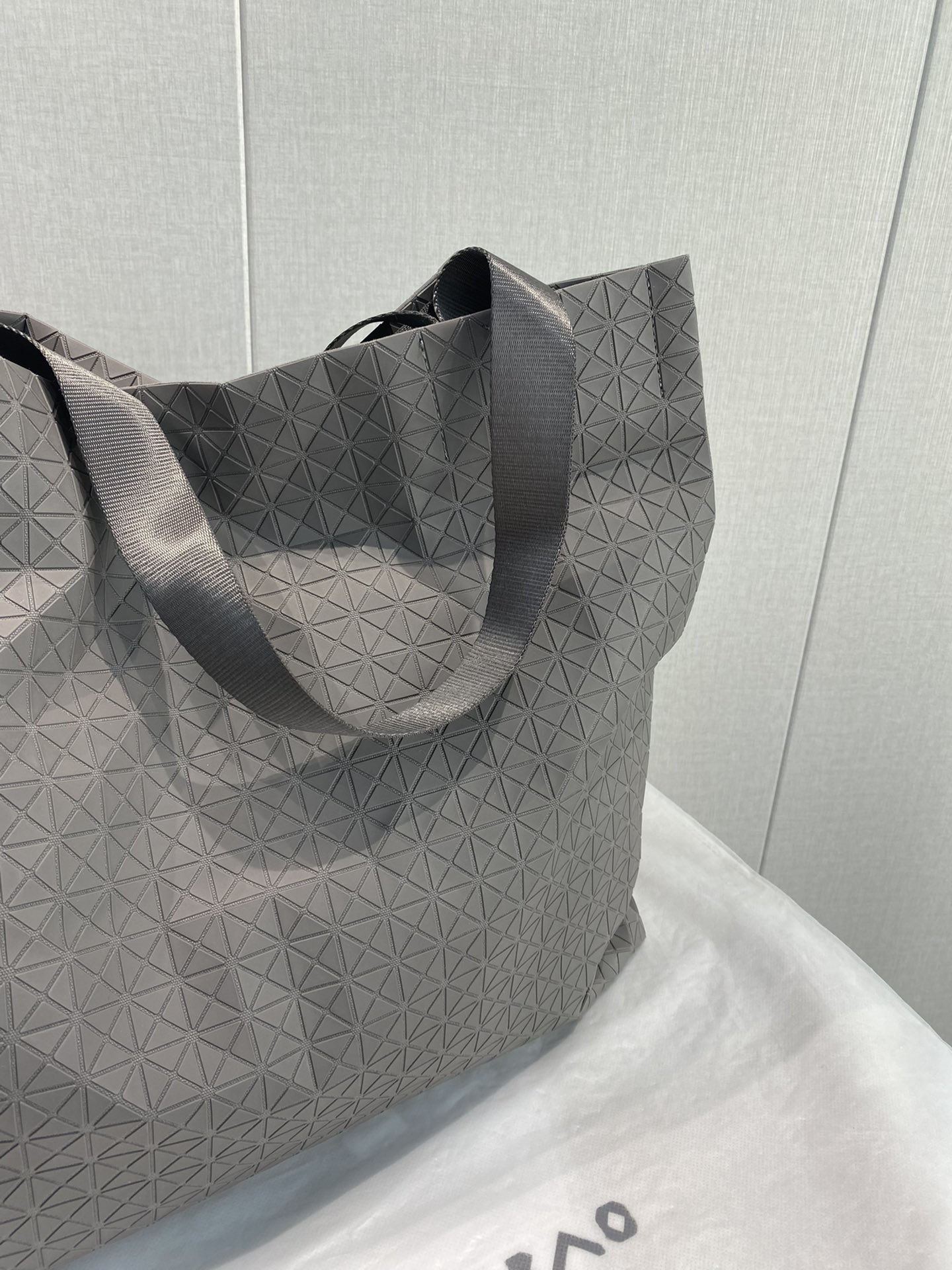 三宅硅胶托特购物袋 #灰色 可平可立体 随便一扔都在摆造型 4