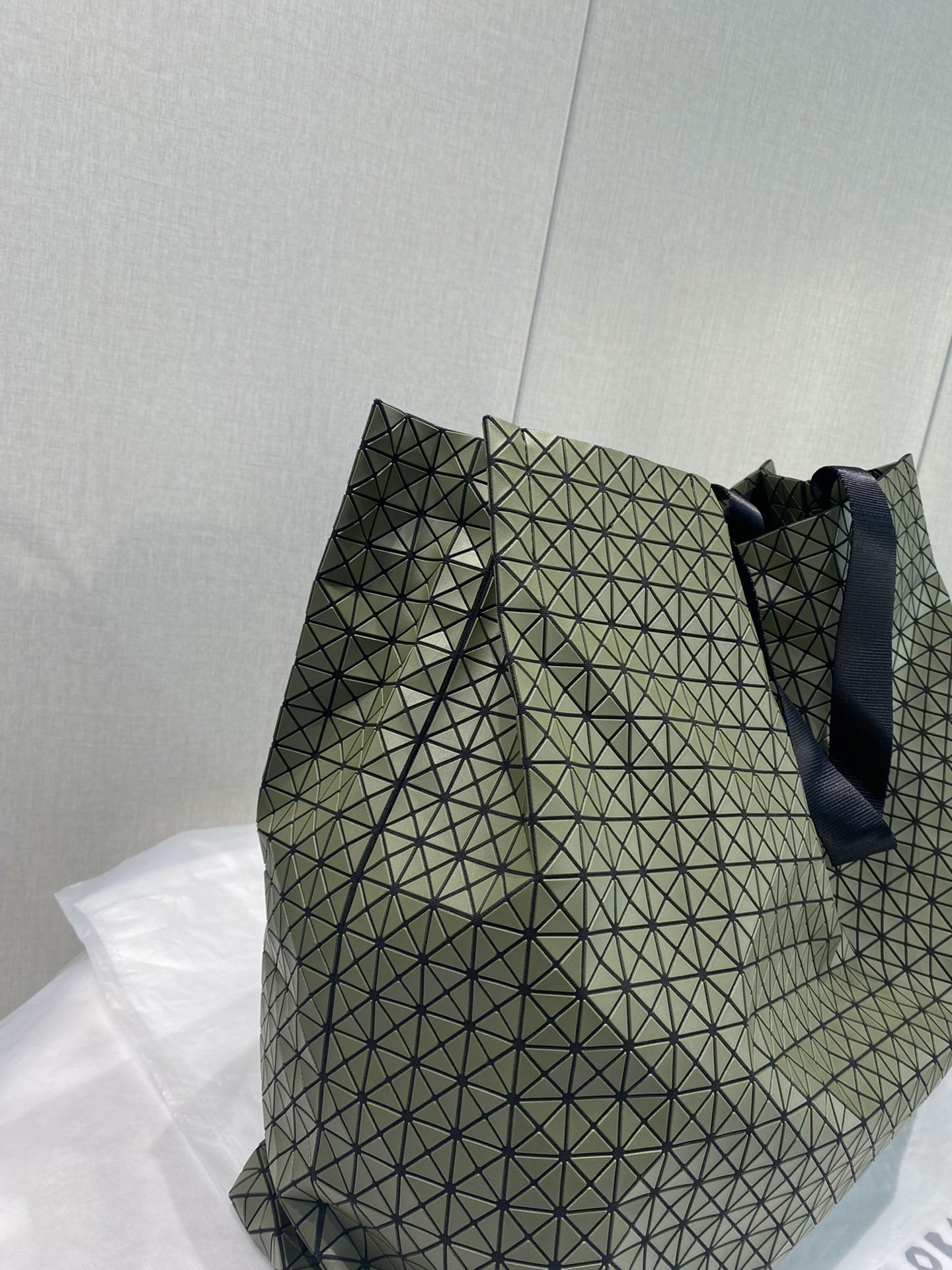 Issey Miyake Silicone Tote Bag in White and Olive Green - Comprehensive 6