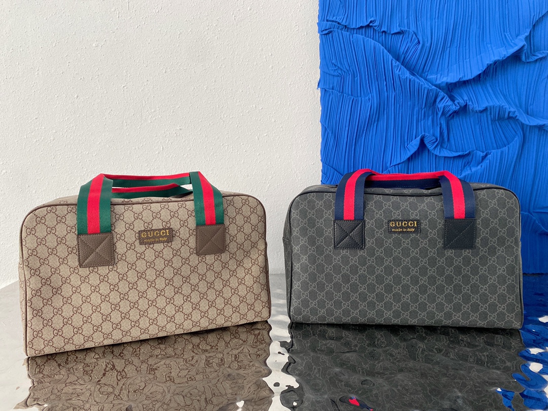 Gucci 古奇   GG 印花旅行袋 机场包 行李包 手提包袋 休闲百搭 采用精湛镶嵌细工，实物拍摄 原厂原版面料 配送小票防尘袋 40 x 25 cm。