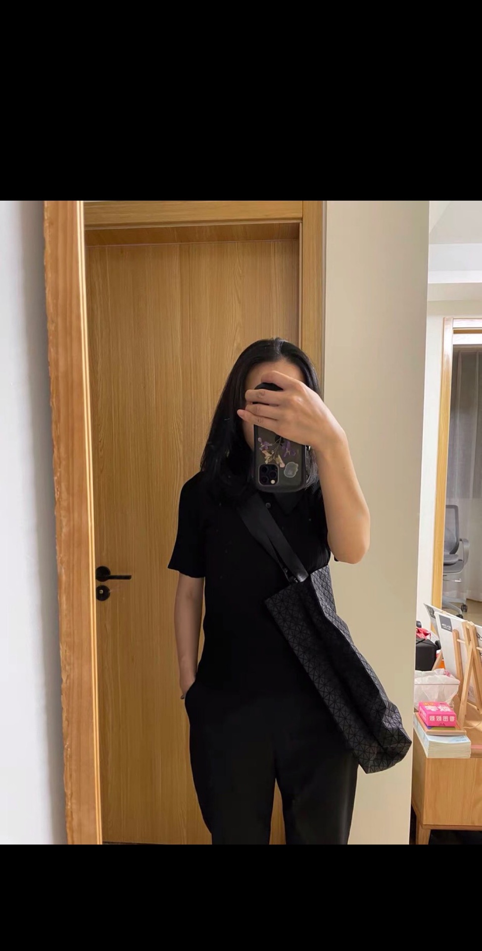 Classic Black Shopping Tote - Comprehensive 2
