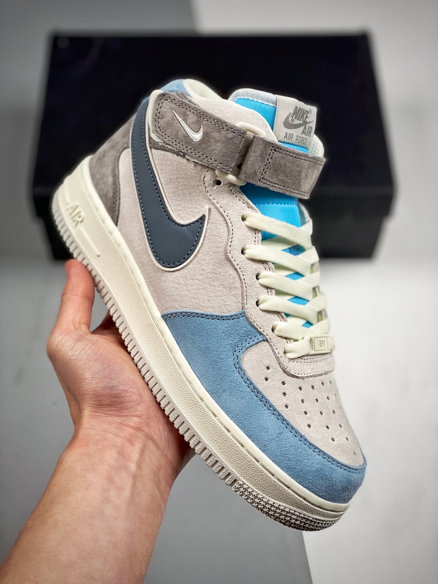 Nike Air Force 1 MID 07 gris azulado claro, horma y plantilla originales, crea la silueta auténtica de Air Force, enfoc…