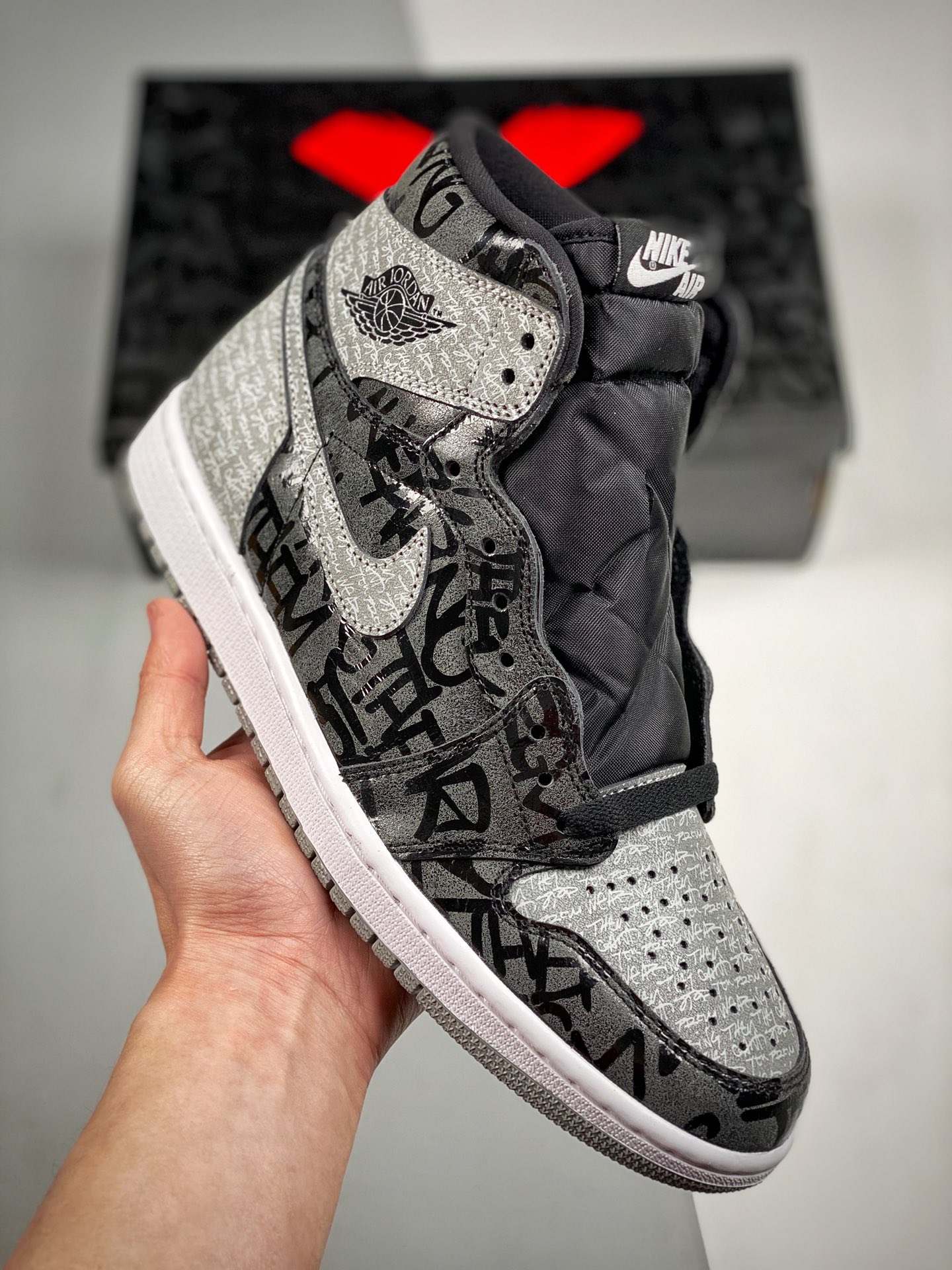 Air Jordan 1 Retro High OG Gris y negro, rebelde. Relación calidad-precio. La mejor calidad en su rango de precios. Des…
