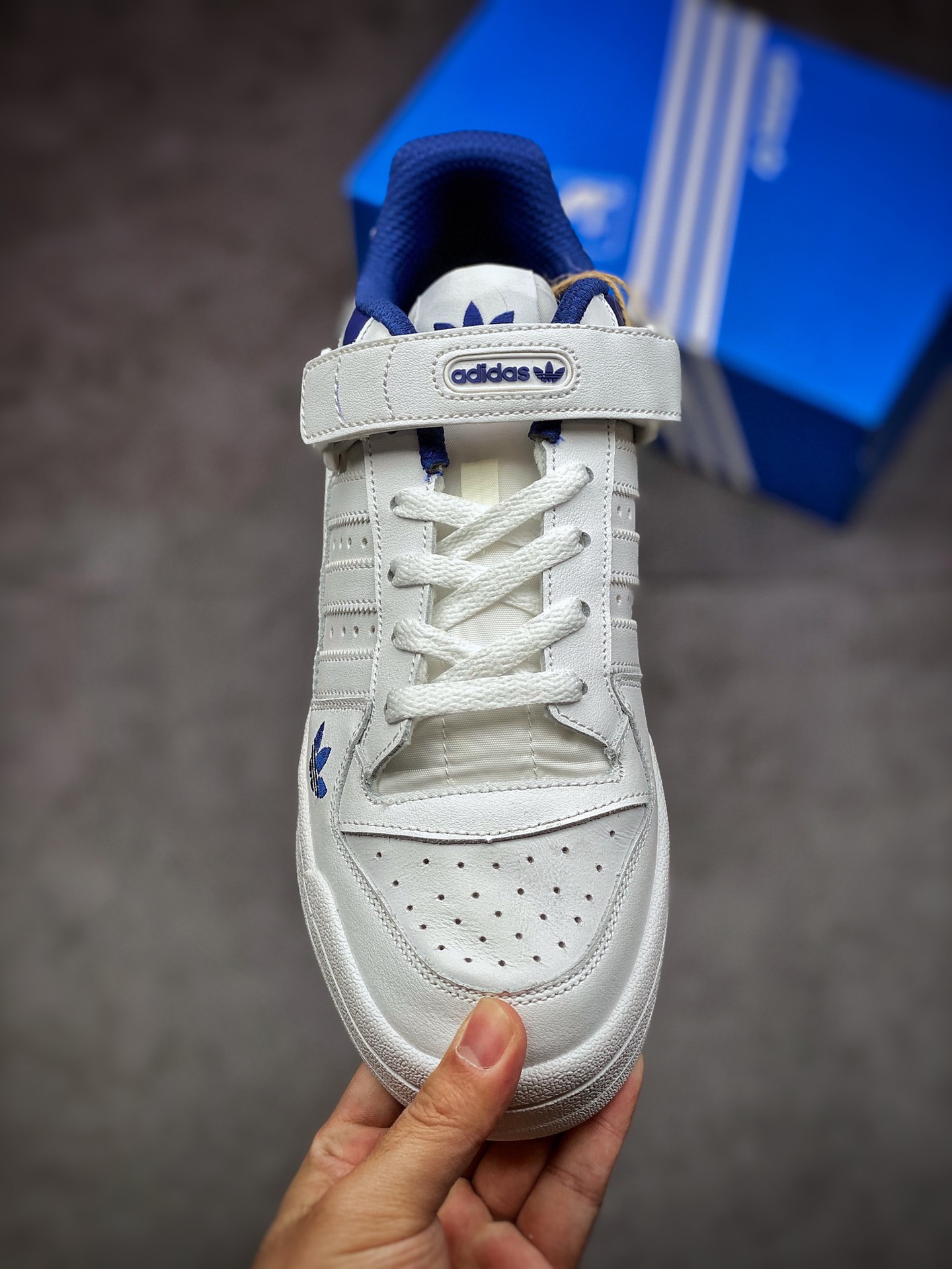 Adidas Originals Forum Low white and blue classic Velcro retro board shoes men and women trend top layer leather casual shoes HO1673