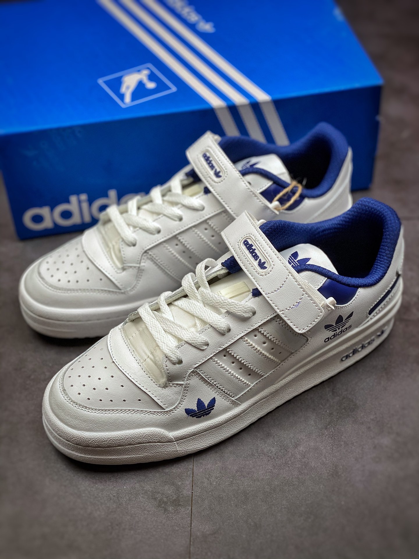 Adidas Originals Forum Low white and blue classic Velcro retro board shoes men and women trend top layer leather casual shoes HO1673