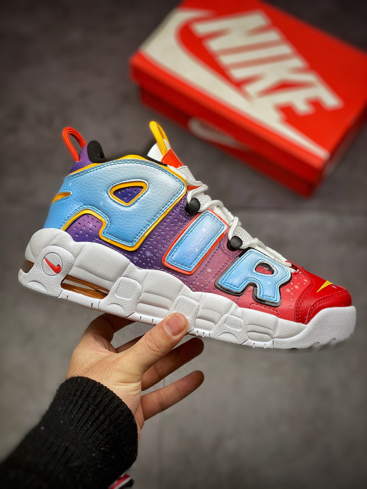 Air More Uptempo gradient red and blue represents the highest version of Pippen DD9223-100 in history