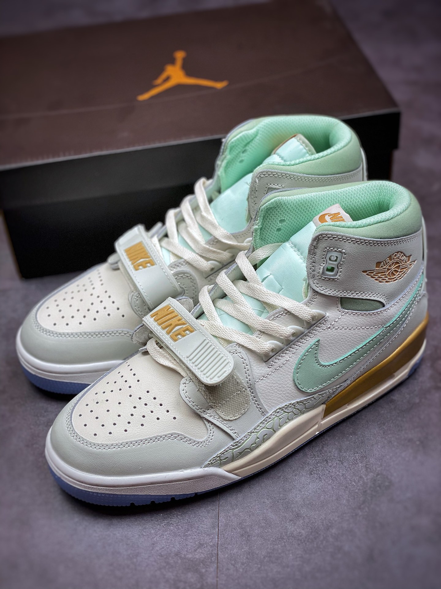 220 Air Jordan Legacy 312 薄荷绿 虎年 DR8456-131