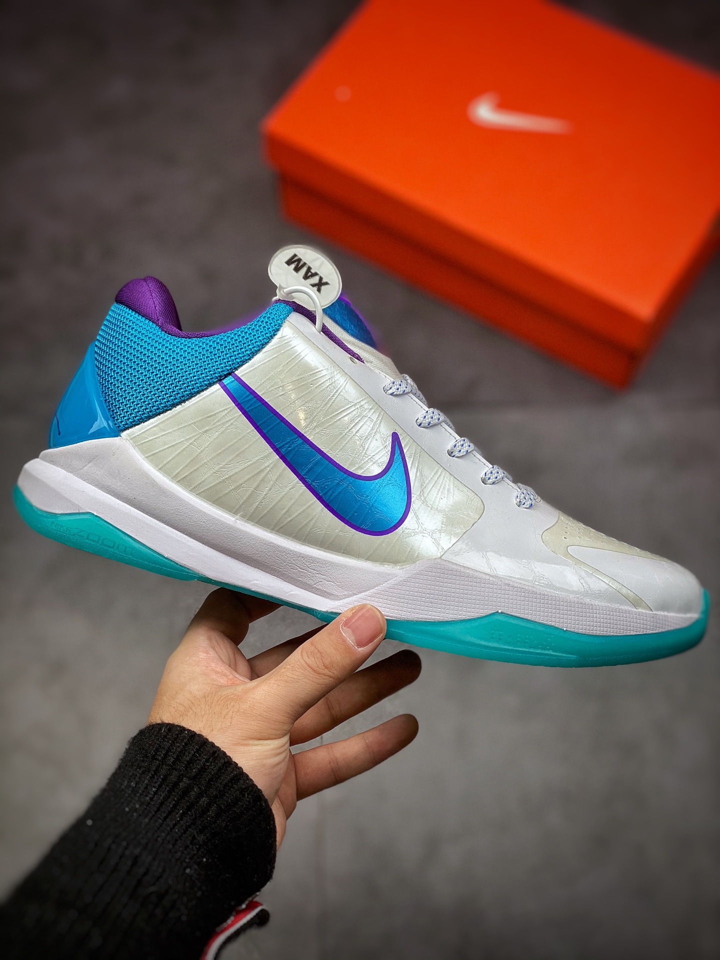 270 总决赛主场配色，耐克Nike Zoom Kobe ZK5”Chaos”科比5代 386429-100