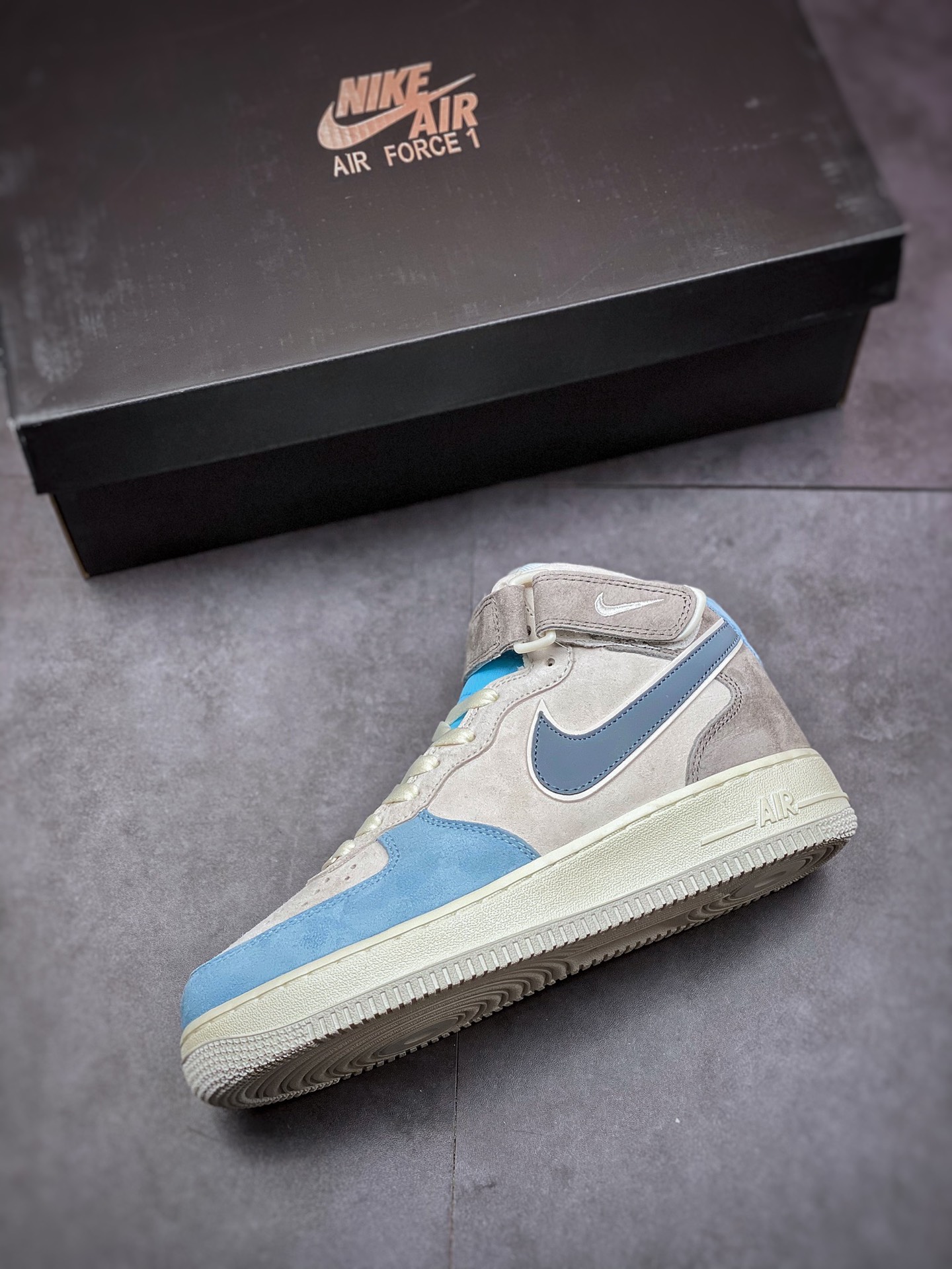 260 Nike Air Force 1 Mid 07 浅灰蓝 AL6896-559