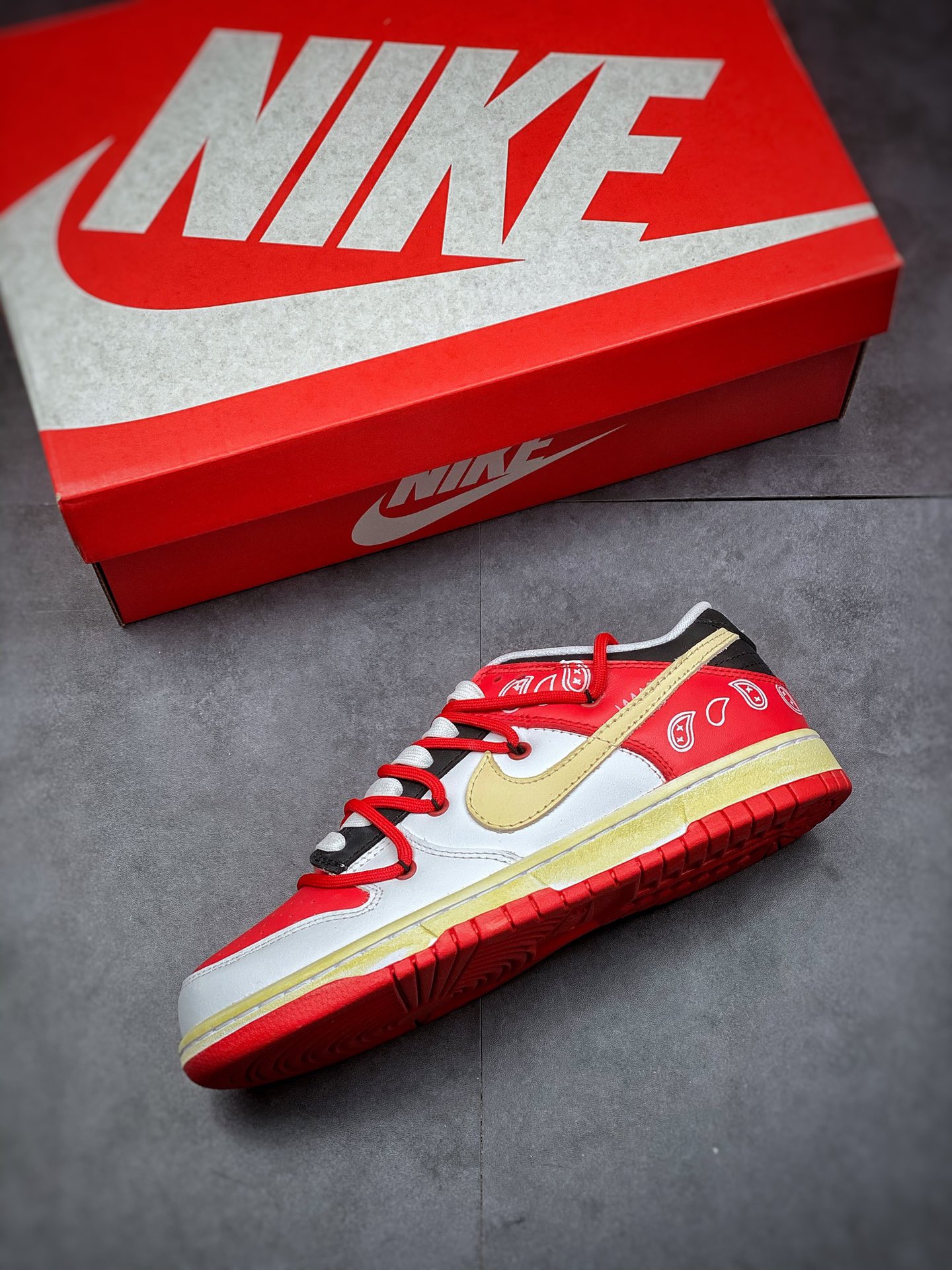 380 Nike Dunk Low Scrap”腰果花”Vibe 主题定制 DD1391-600
