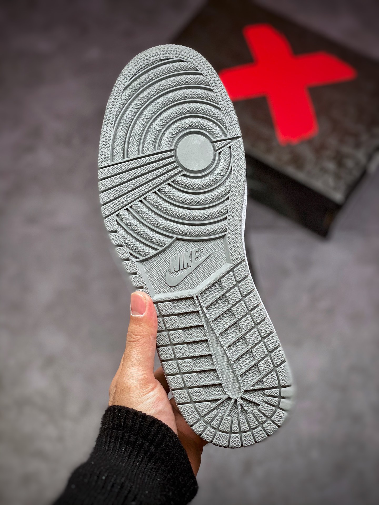 380 Air Jordan 1 Retro High OG 灰黑 叛逆 555088-036