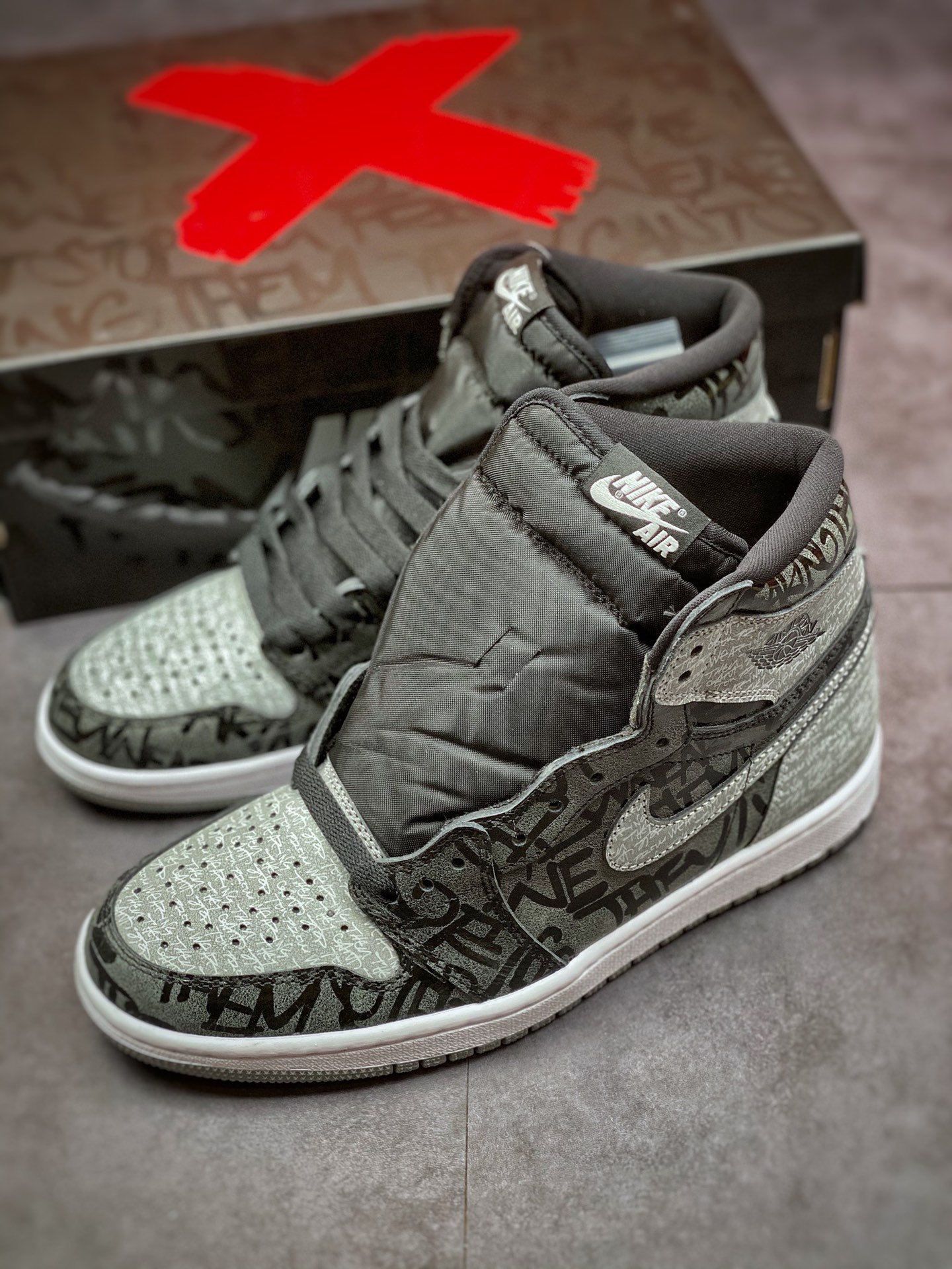 380 Air Jordan 1 Retro High OG 灰黑 叛逆 555088-036