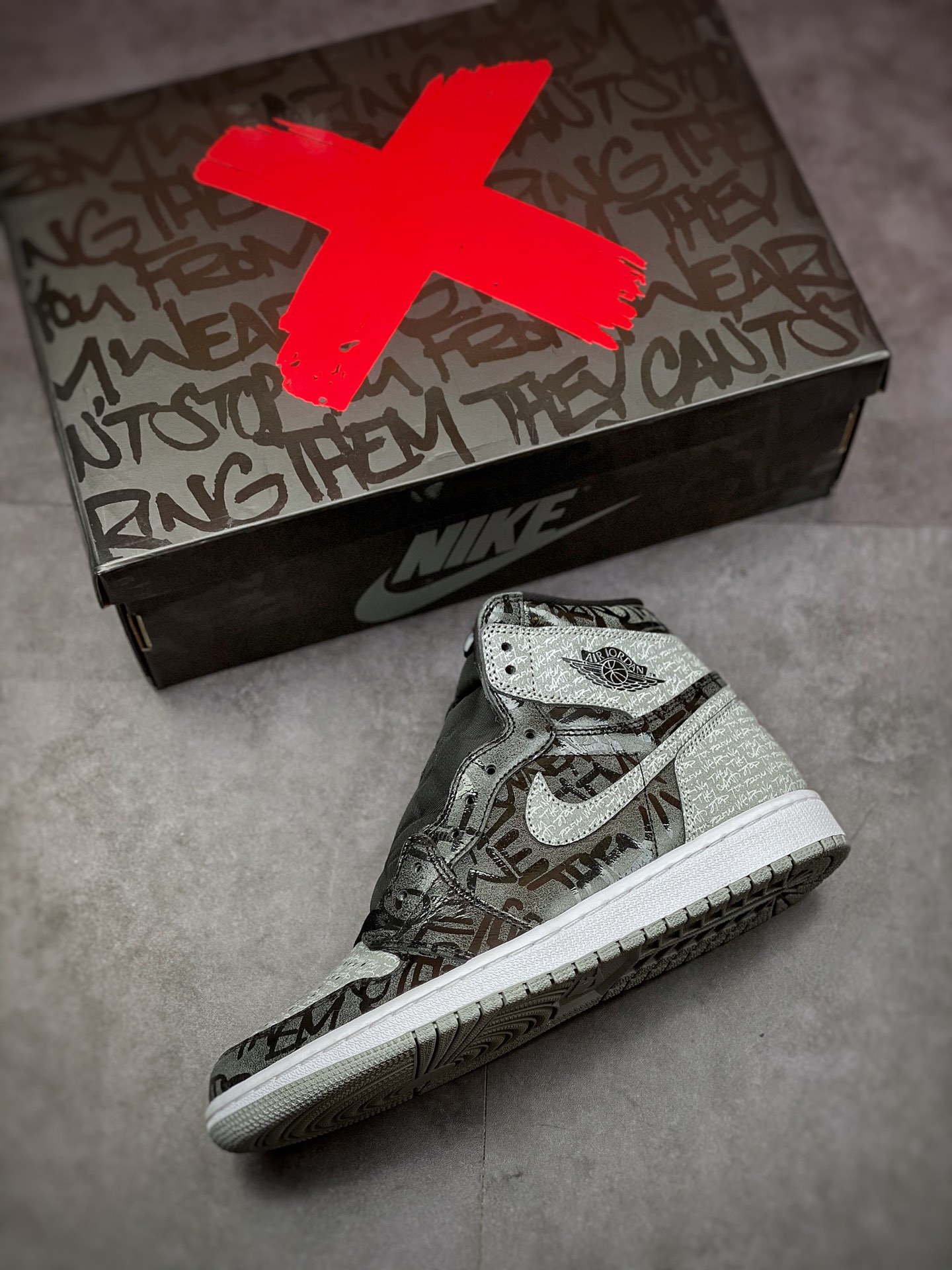 380 Air Jordan 1 Retro High OG 灰黑 叛逆 555088-036