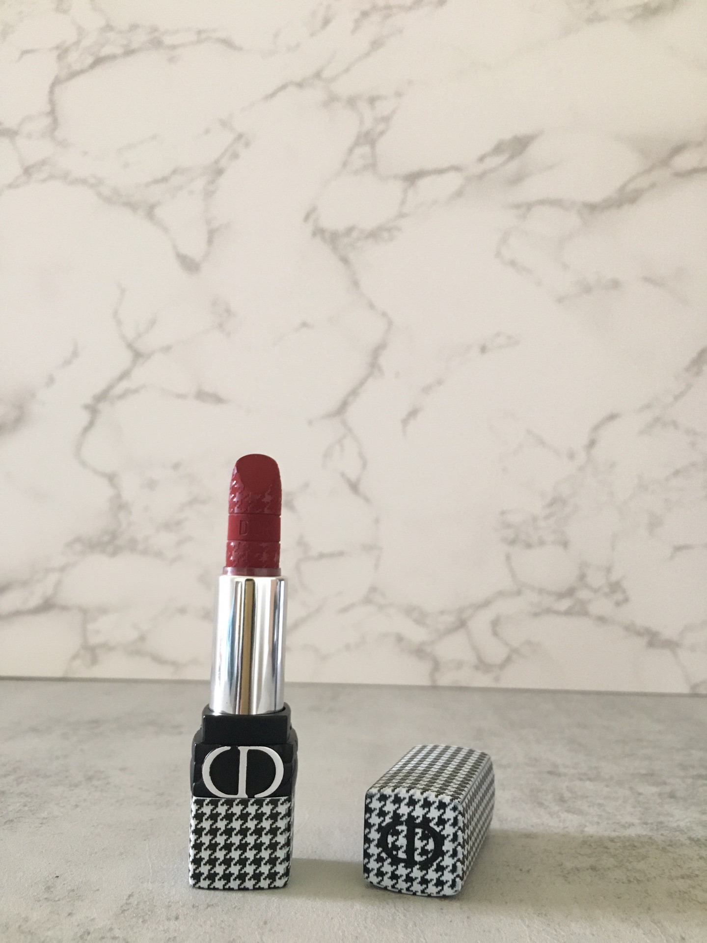 Dior Rouge 720 Icone Limited Edition Houndstooth Lipstick - Velvet Finish 5 i1642137095 4052 3