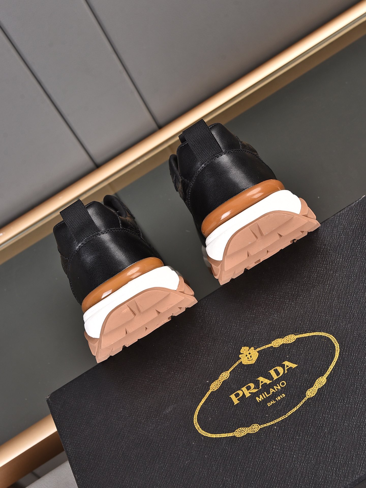 [Rose][Rose]pp250 2022 modelos explosivos [PRADA Prada] Milán, Italia - top hombres zapatos casuales