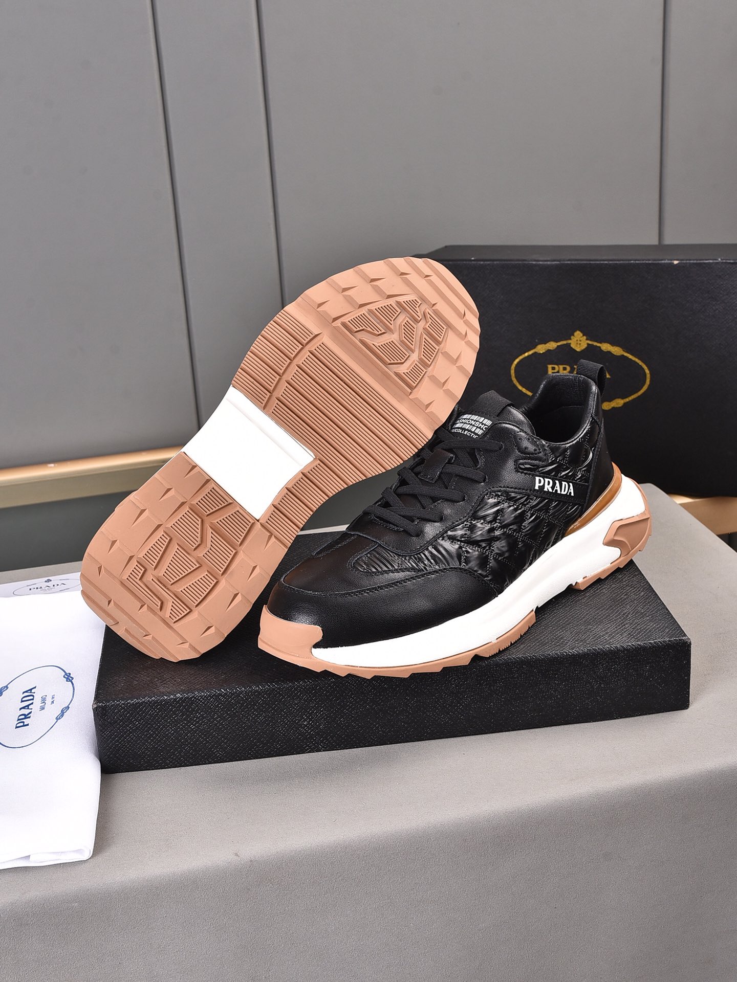 [Rose][Rose]pp250 2022 modelos explosivos [PRADA Prada] Milán, Italia - top hombres zapatos casuales