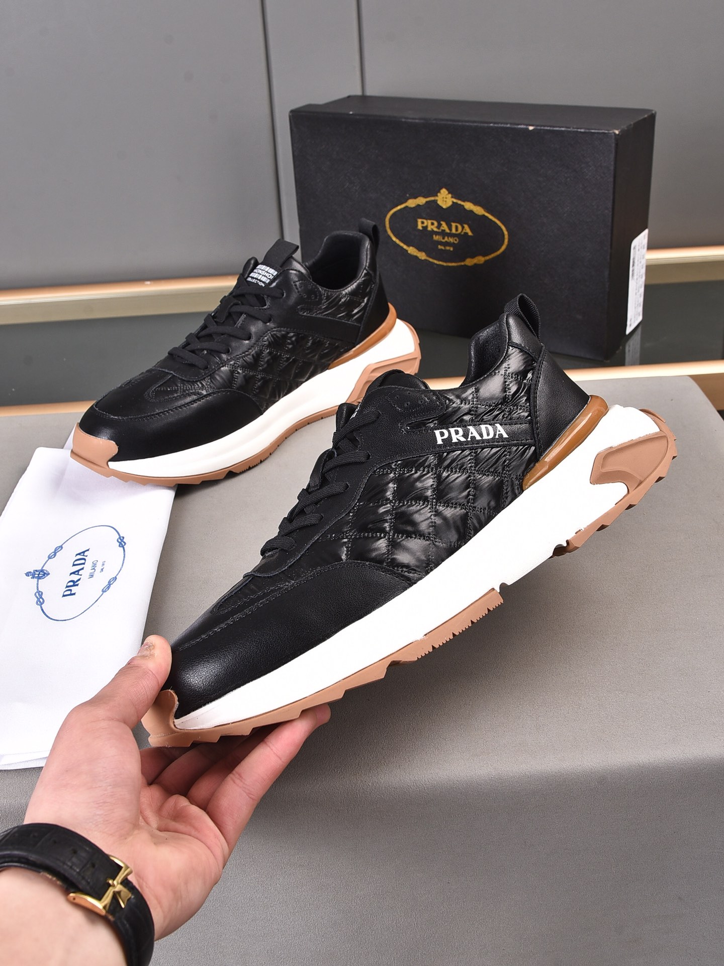 [Rose][Rose]pp250 2022 modelos explosivos [PRADA Prada] Milán, Italia - top hombres zapatos casuales