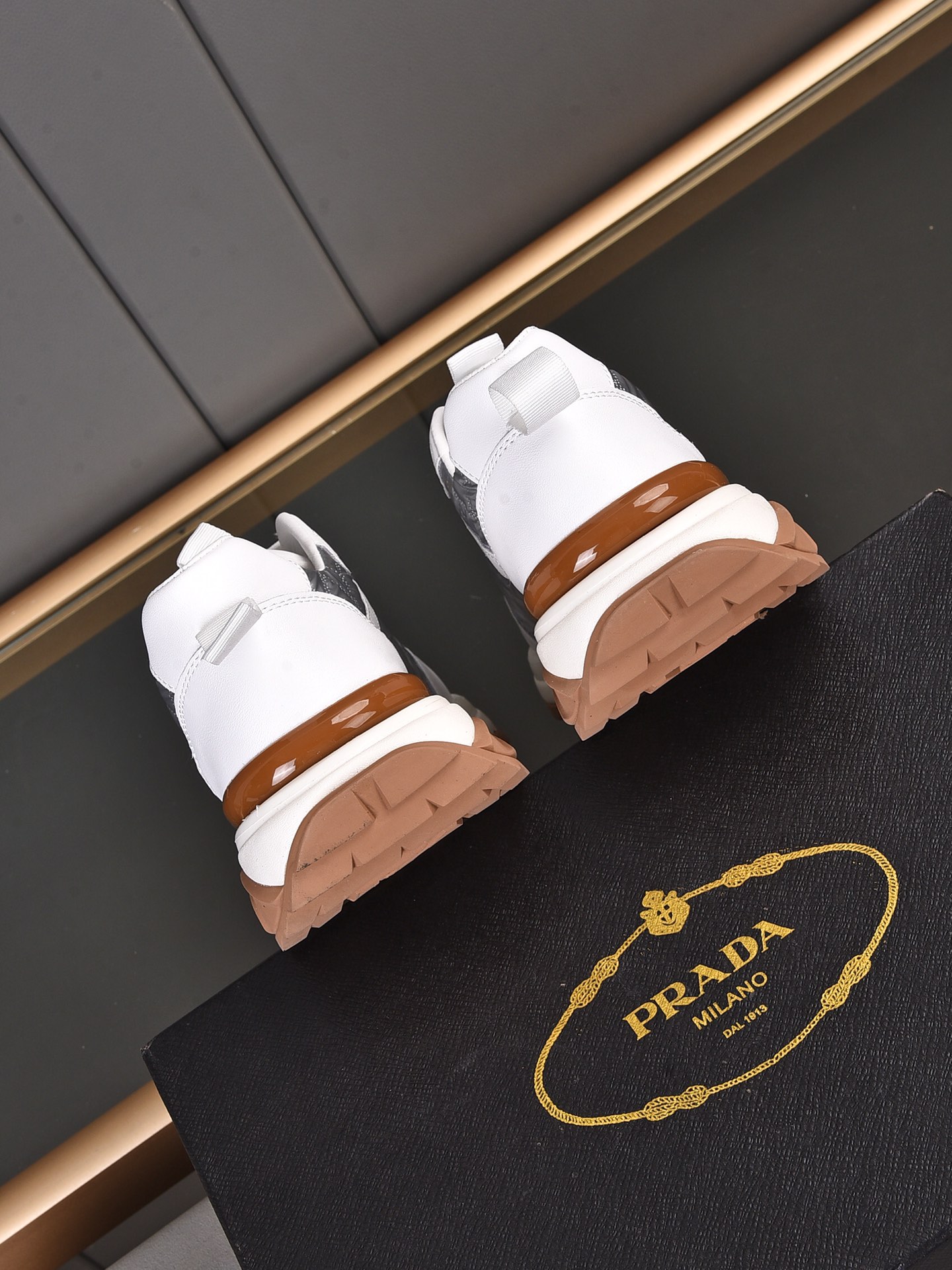 [Rose][Rose]pp250 2022 modelos explosivos [PRADA Prada] Milán, Italia - top hombres zapatos casuales