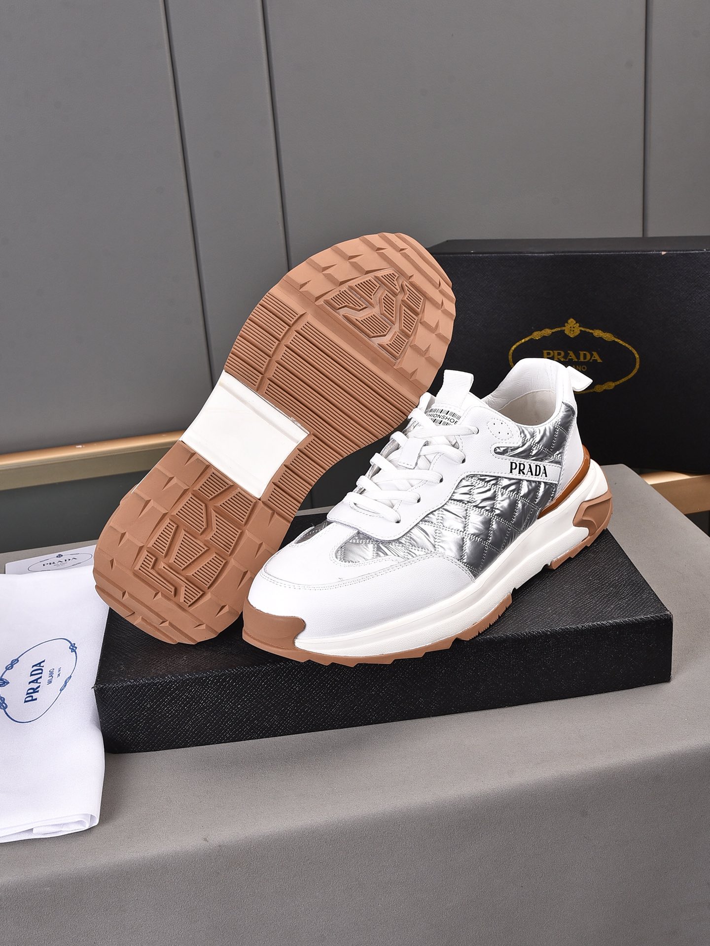 [Rose][Rose]pp250 2022 modelos explosivos [PRADA Prada] Milán, Italia - top hombres zapatos casuales