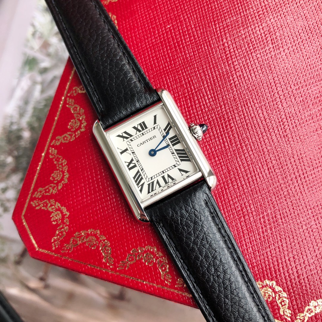 Часы Cartier Tank Must