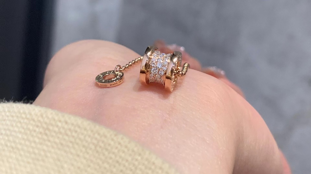 Bvlgari 宝格丽 满钻小蛮腰项链