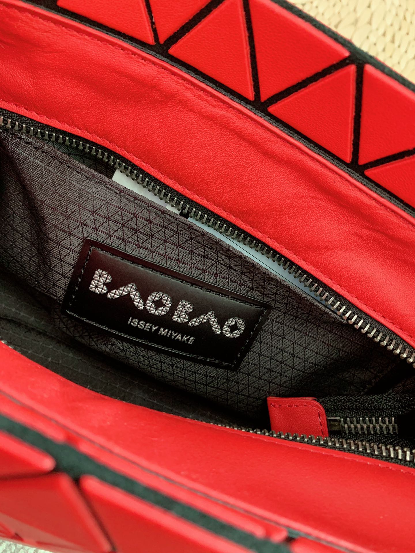 Isseymiyake三宅一生ORYSTAL系列手提单肩包mini 水晶包