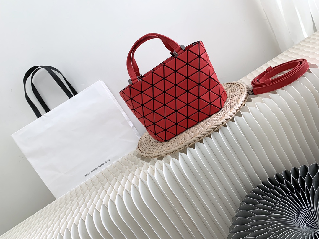 Isseymiyake三宅一生ORYSTAL系列手提单肩包mini 水晶包