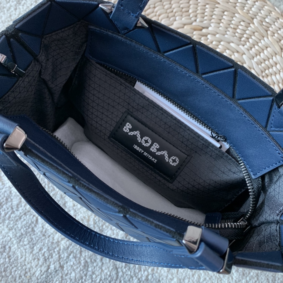 Isseymiyake三宅一生ORYSTAL系列手提单肩包mini 水晶包