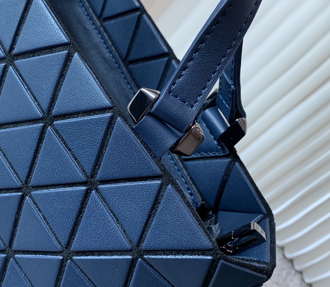 Isseymiyake三宅一生ORYSTAL系列手提单肩包mini 水晶包