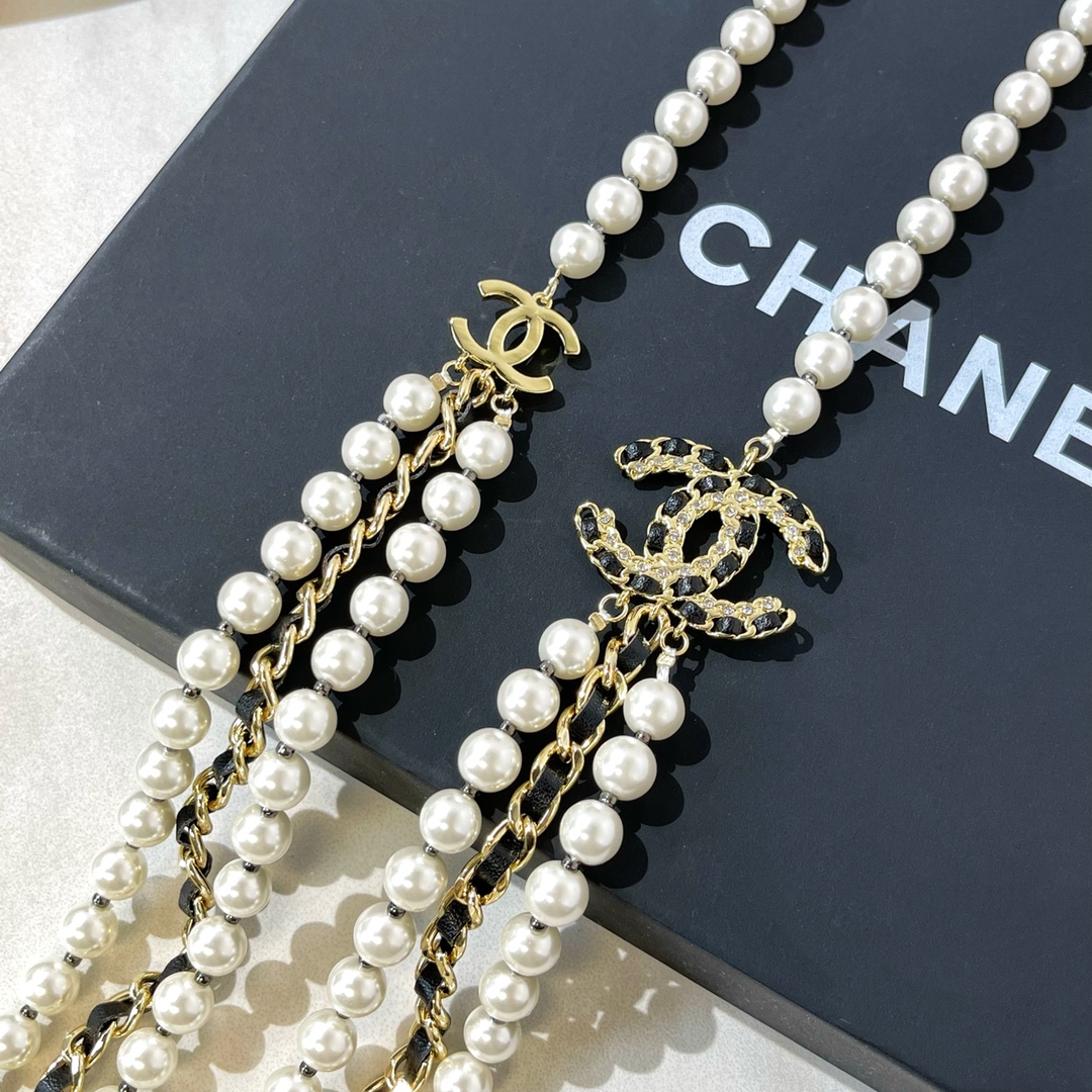CHANEL香奈儿双c黑皮绳珍珠项链毛衣链