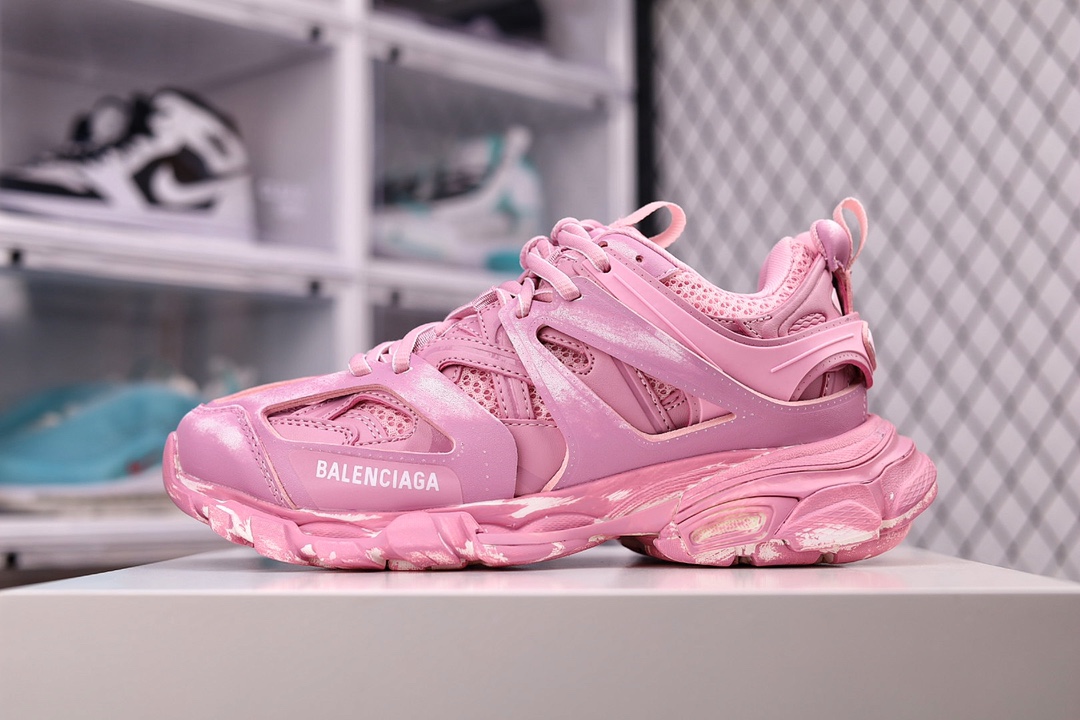OK纯原版本 男女鞋原版一致配件防尘袋及附送鞋带全部采用原档案原楦数据开发1:1比例克重原装全掌升级乳胶鞋垫设计市面最为正确东莞代工原底部❗高奢品牌-巴黎世家Balenciaga  Track Trainers 3.0代复古野跑姥爹潮流百搭慢跑鞋“浅粉做旧擦色”542436 W3CN2 5000