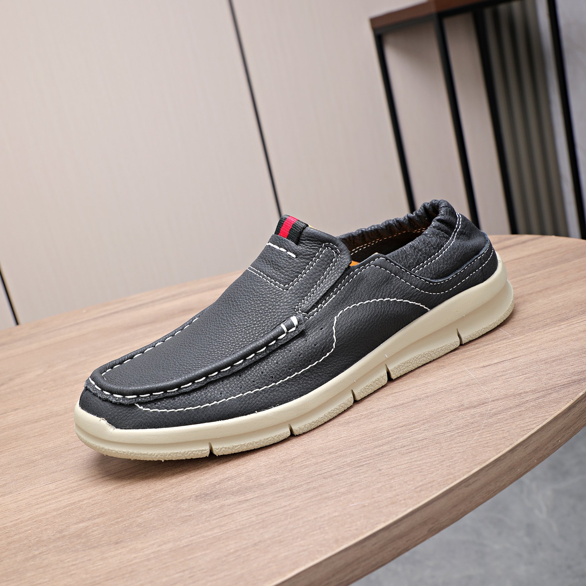 I5 , 普拉达复古软皮休闲款 Prada 👞